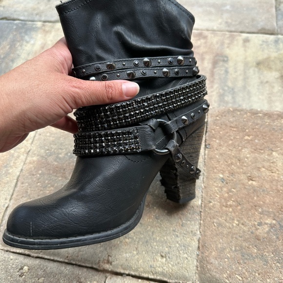 Not Rates black rhinestone ankle boots with heel! - Picture 3 of 7